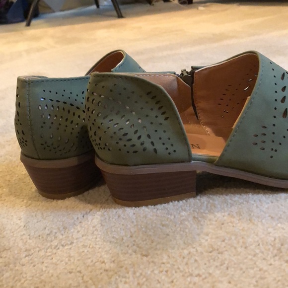 Women’s booties. - Picture 6 of 6